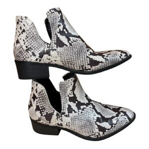 Madden Girl GNITE Snake print cutout ankle boots booties
